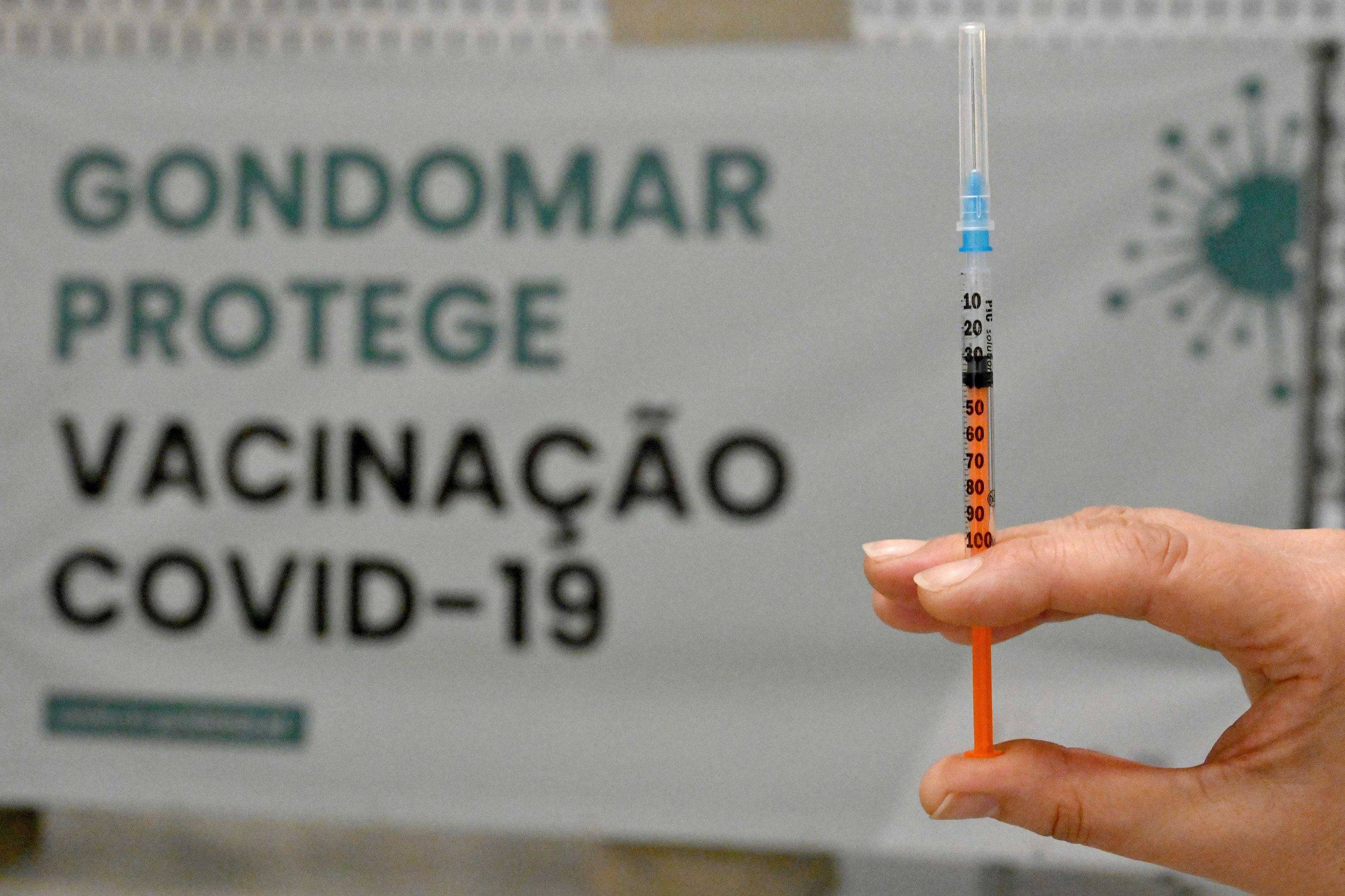 Vacinação contra a COVID-19 arrancou no Multiusos de Gondomar